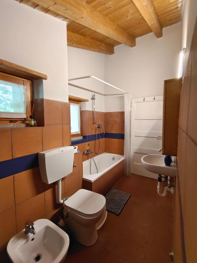 Апартаменты Casa Caravino Варенна Экстерьер фото